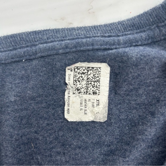 “HISS” CAT Graphic T-Shirt - Picture 2 of 3